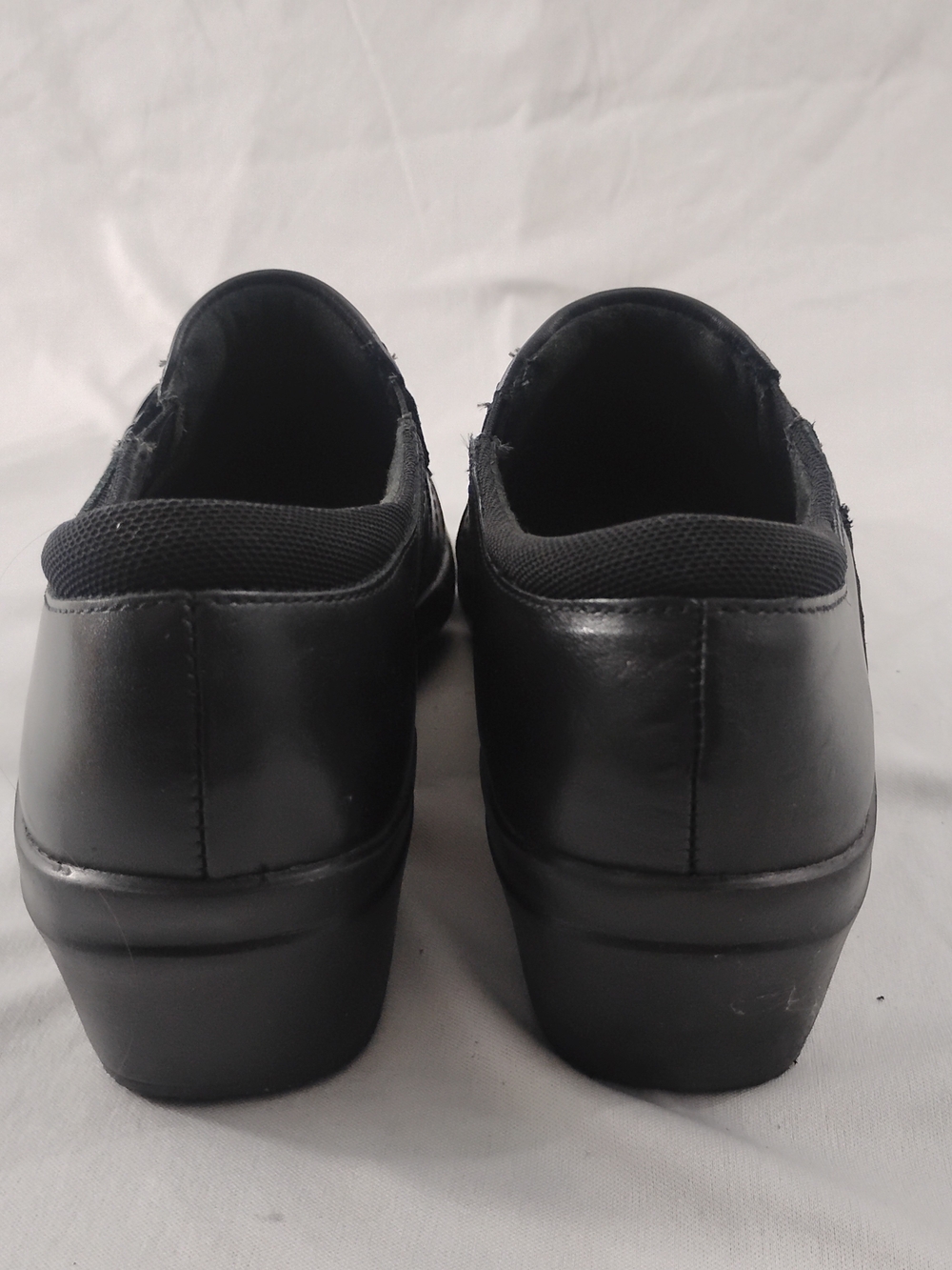 Clarks Black Leather Slip-On Comfort Shoes Size 8.5 - Picture 4 of 7